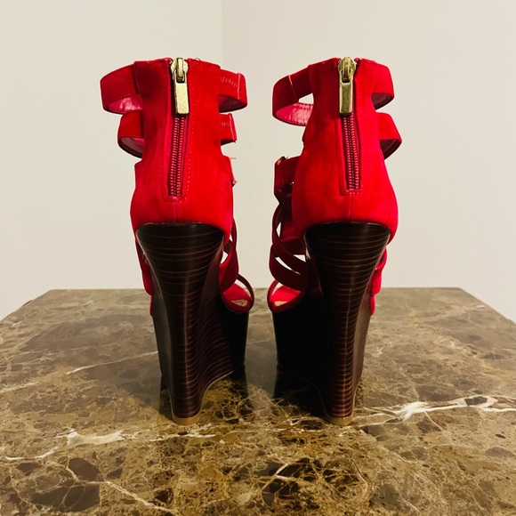 JustFab Bold Pink Wedge Sandals - Picture 3 of 6